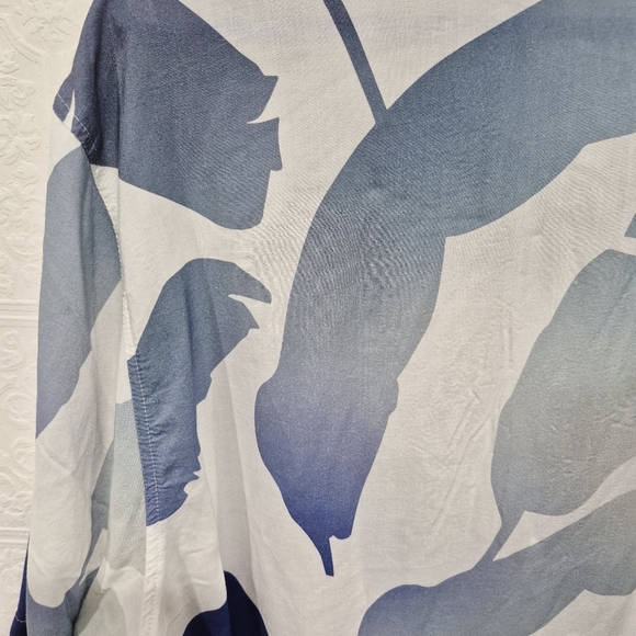 Hugo Boss NWT Lello Leaf Print Blue and White Button Down Shirt - Picture 6 of 6